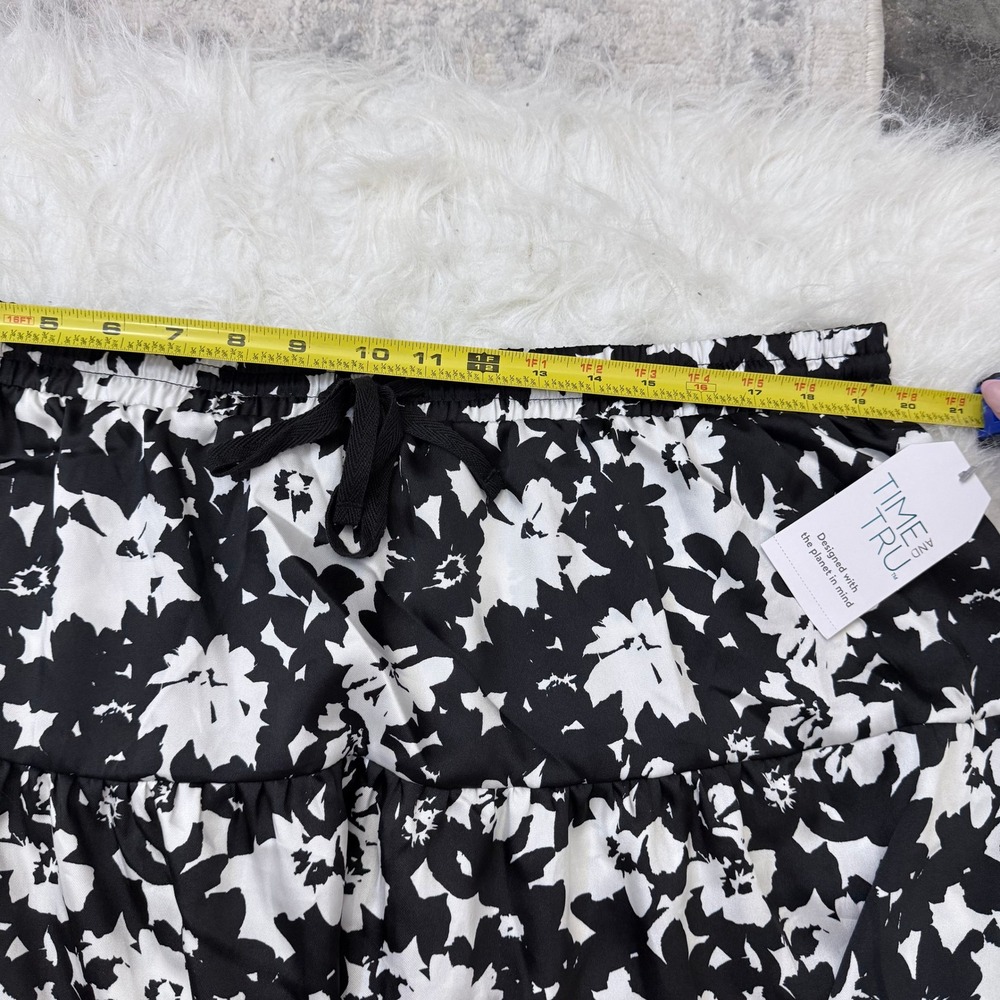 Time and Tru Womens Tiered Printed Maxi Skirt Black Soot Floral XXL 20 NEW - Picture 6 of 7